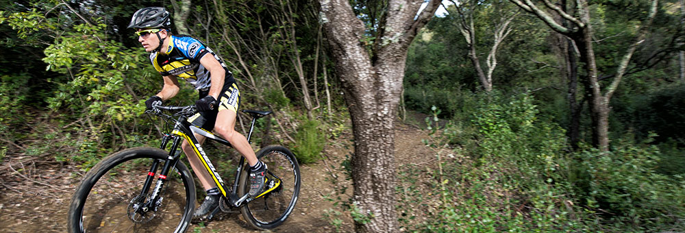 Biker im Wald